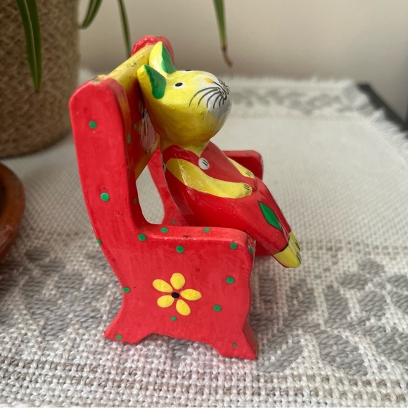 Cat on Chair - Colorful Cute Wooden Hand carved wood hand painted from Bahamas - Picture 2 of 8